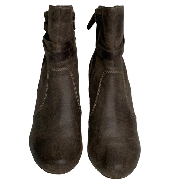 Bare Traps Like New Side Zip Distressed  Brown Ankle Boot 2” Stacked Heel Size 7 - Picture 6 of 12